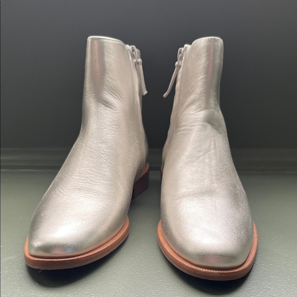 The Tiny Big Sister Metallic Boots sz 9 US LIKE NEW